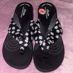Clarks Women's Black Daisy Sandals